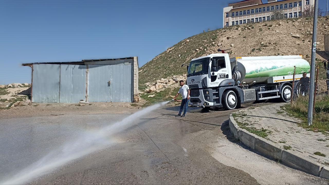 Tuşba'da Bahar Temizliği