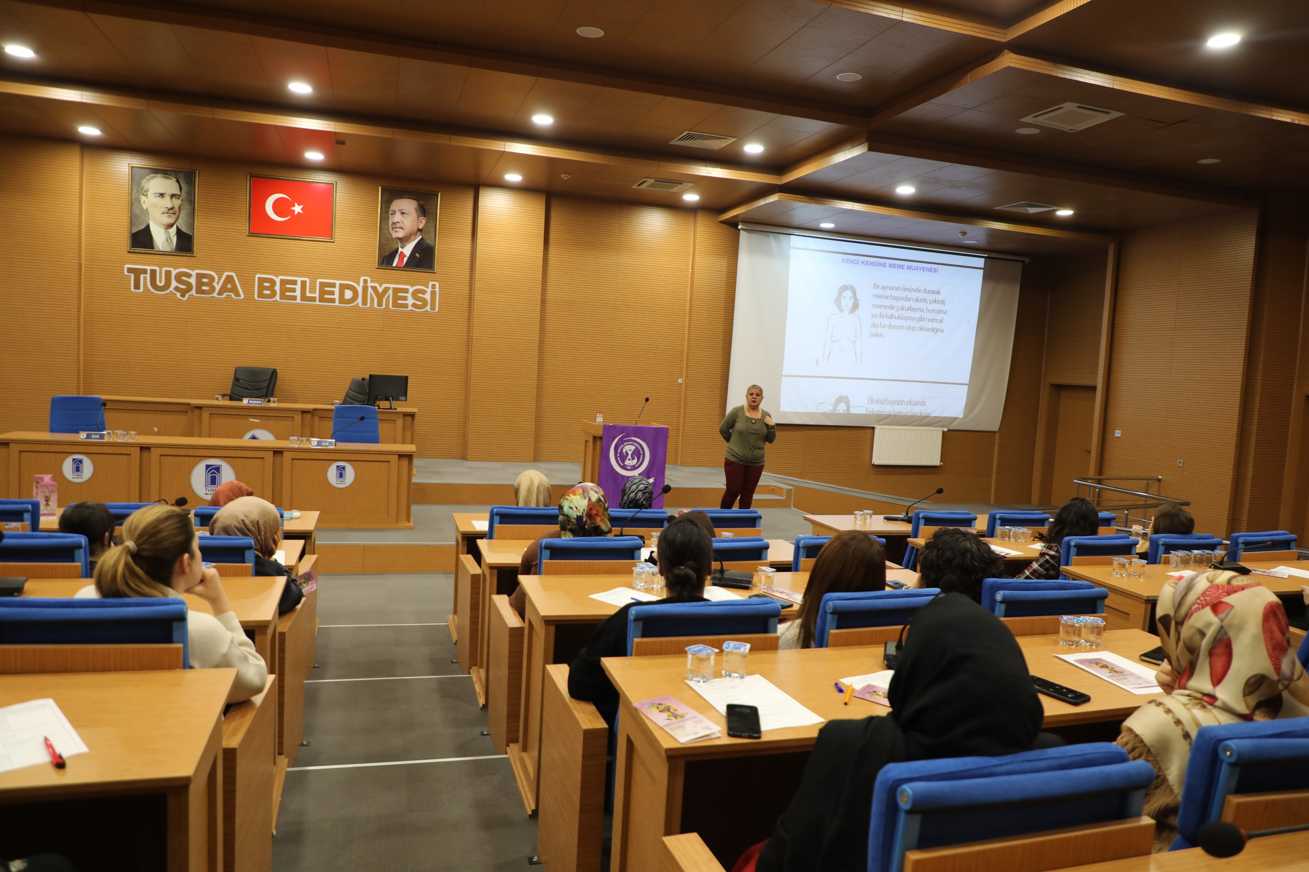 Tuşba Belediyesi'nden Kadın Çalışanlara Yönelik Sağlık ve Hukuk Semineri