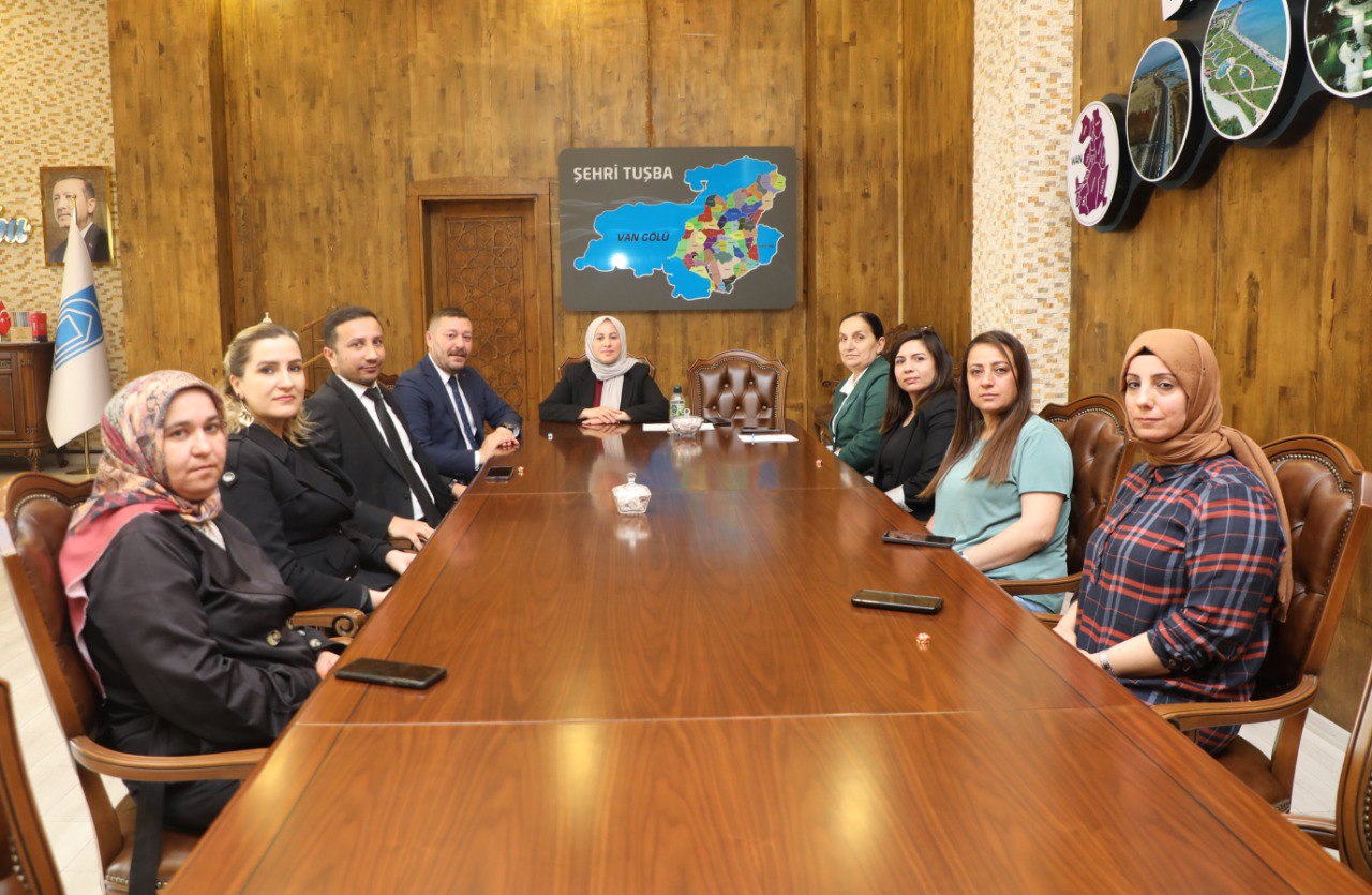 Van Barosu Heyetinden Eşbaşkan Hanım Akkoş'a Ziyaret