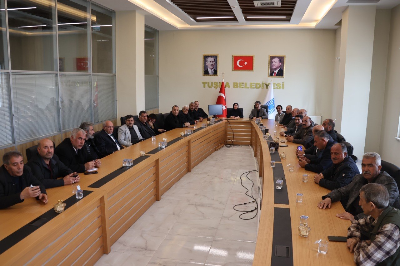 Tuşba’da Muhtarlarla Buluşma: Hizmetler Planlı ve Dayanışma İçinde Yürütülecek