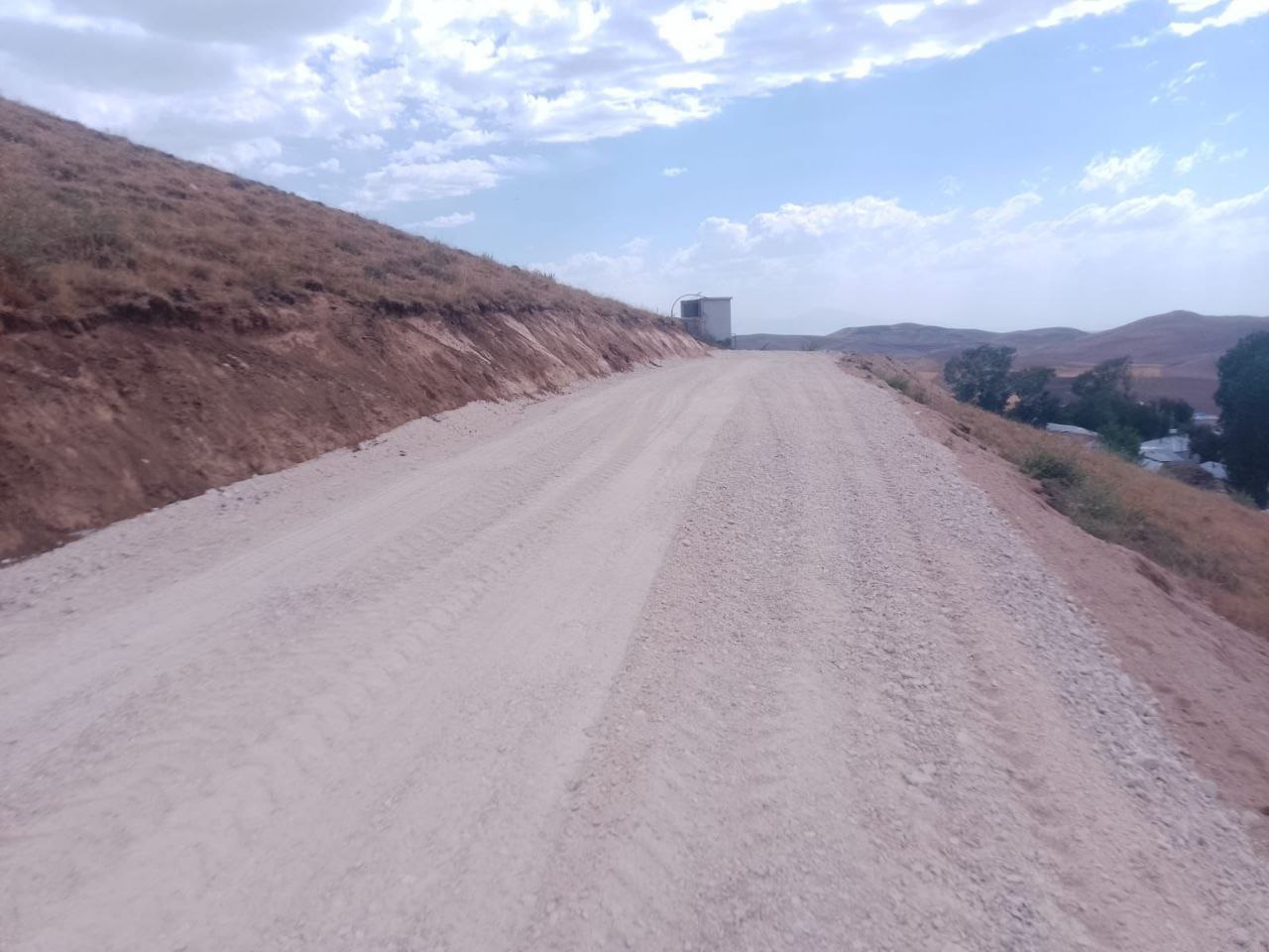 Tuşba Belediyesi Yol Genişletme Çalışmalarını Sürdürüyor
