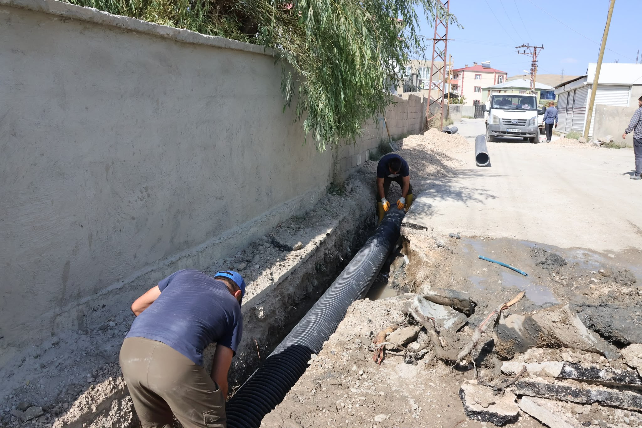 Seyrantepe Mahallesi’nde drenaj hatları yenileniyor