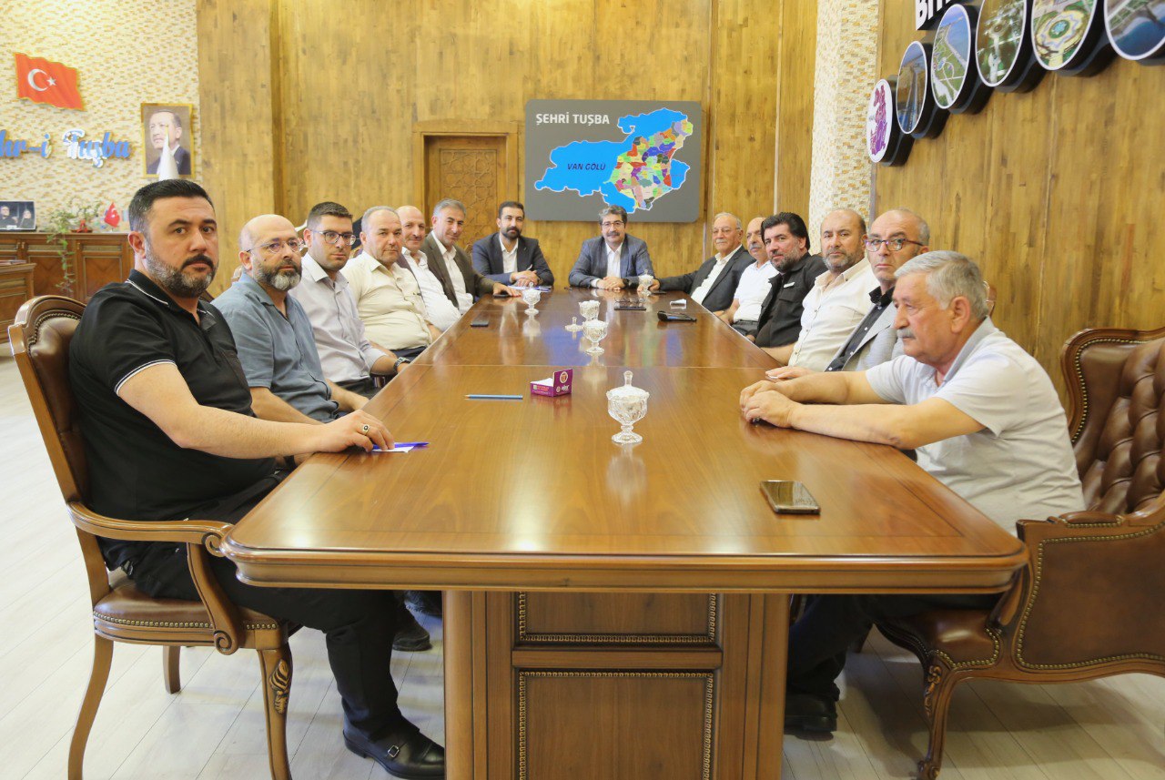 Tuşba Belediyesi’nde Halk Ekmek Değerlendirme Toplantısı