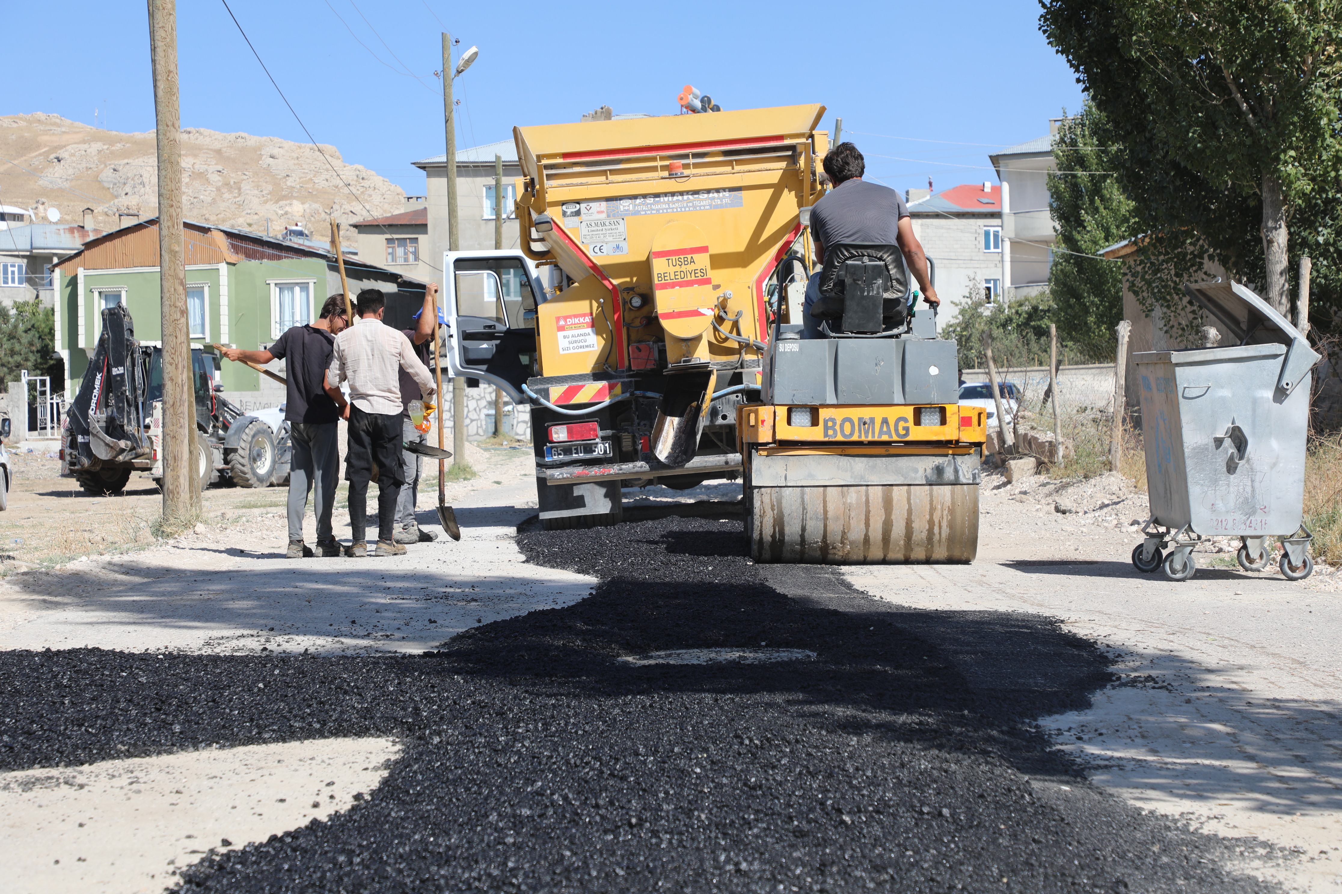 Şemsibey Mahallesi’nde Asfalt Yama Çalışması 