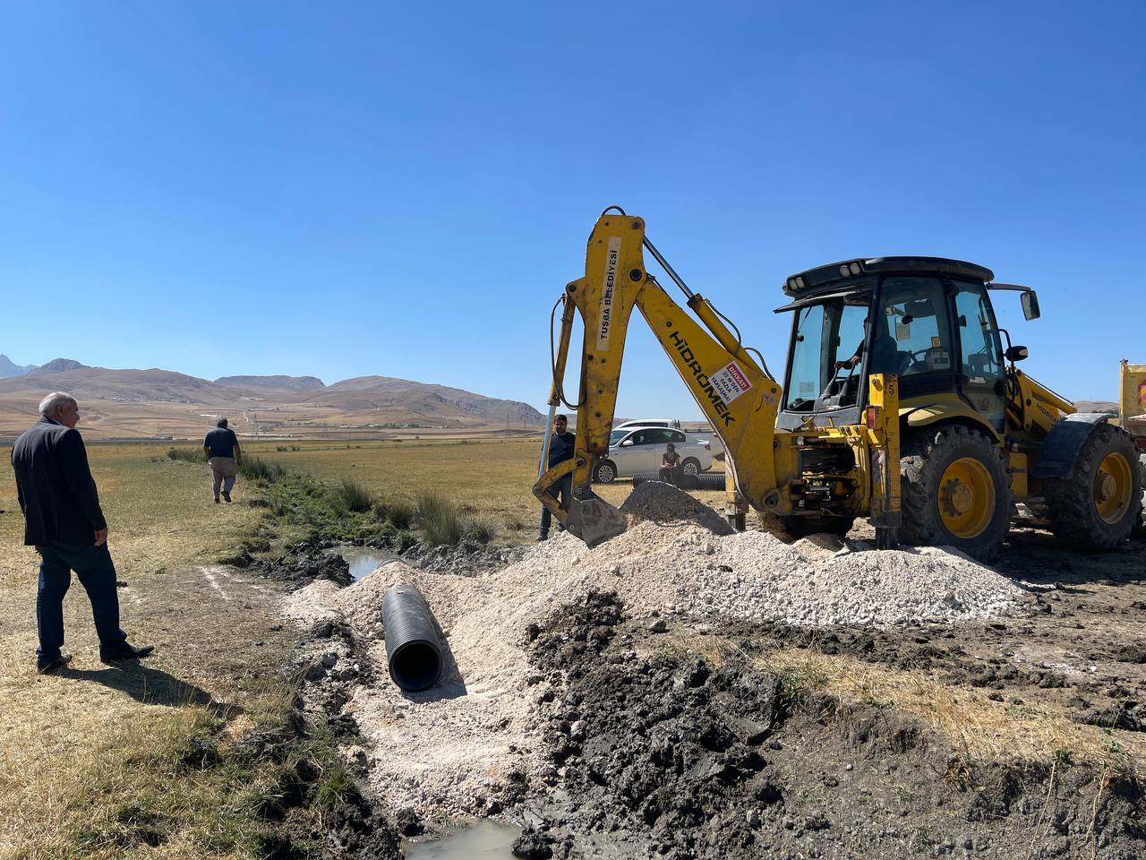 Tuşba Belediyesi’nden Gendelova Mahallesi’ne Koruge Boru Çalışması  