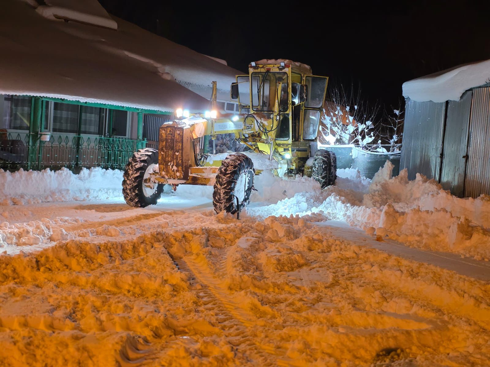 Pirgarip’te Yol Açma Çalışmaları Sürüyor