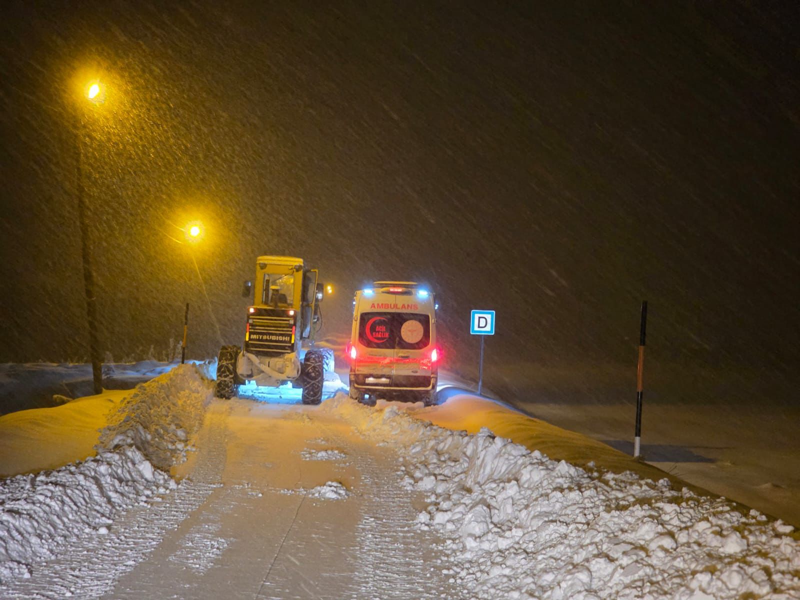 Tuşba Belediyesi Tipiye Rağmen Ambulansa Yol Açtı 