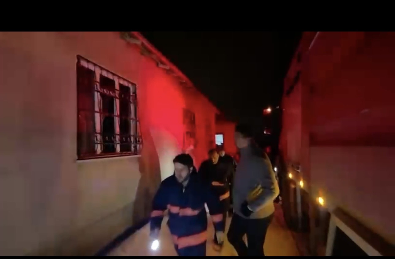 Belediye Ekipleri Ulaşımı Sağladı, Yangın Söndürüldü 