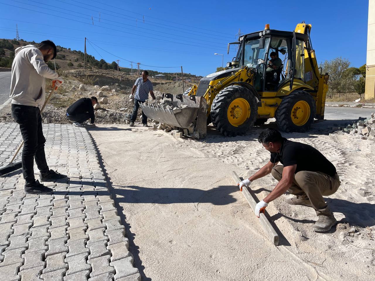 Akköprü Mahallesi’nde Kilitli Parke Taşı Çalışmaları Devam Ediyor