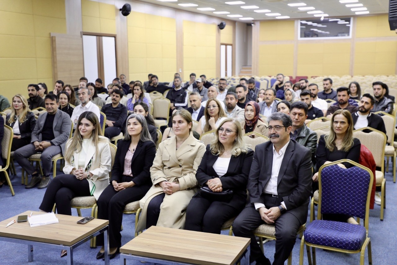 Hevşaredaran plaketa 25 saliyê dan endezyarên nexşeyê