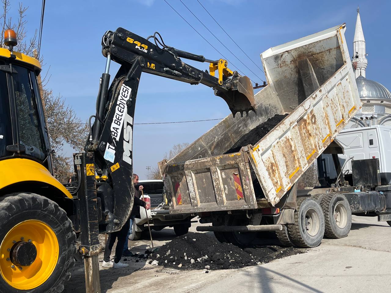 Tuşba Belediyesi Akköprü Mahallesi'nde Yol Onarımını Tamamladı