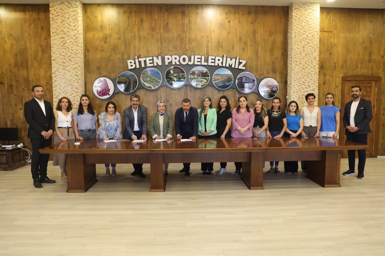 Van Barosu İle Tuşba Belediyesi Arasında Adli Yardım Protokolü İmzalandı