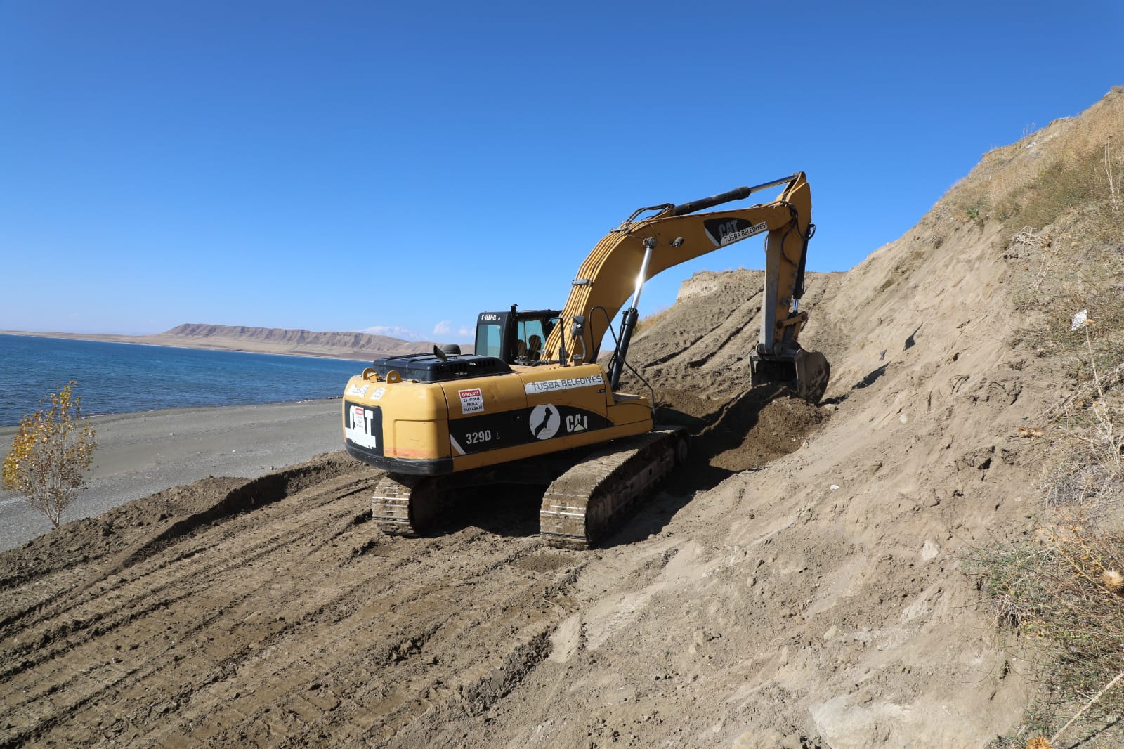 Tuşba Belediyesi’nden Çitören’de Sahile Erişim Kolaylığı