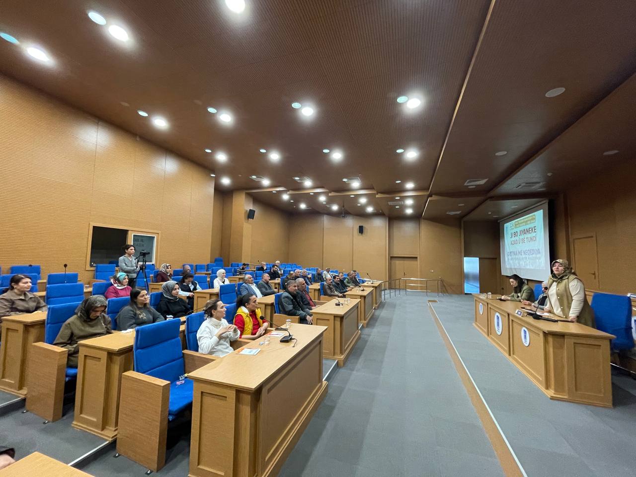 Tuşba Belediyesi 25 Kasım Kapsamındaki Etkinliklerine Muhtarlarla Devam Etti 