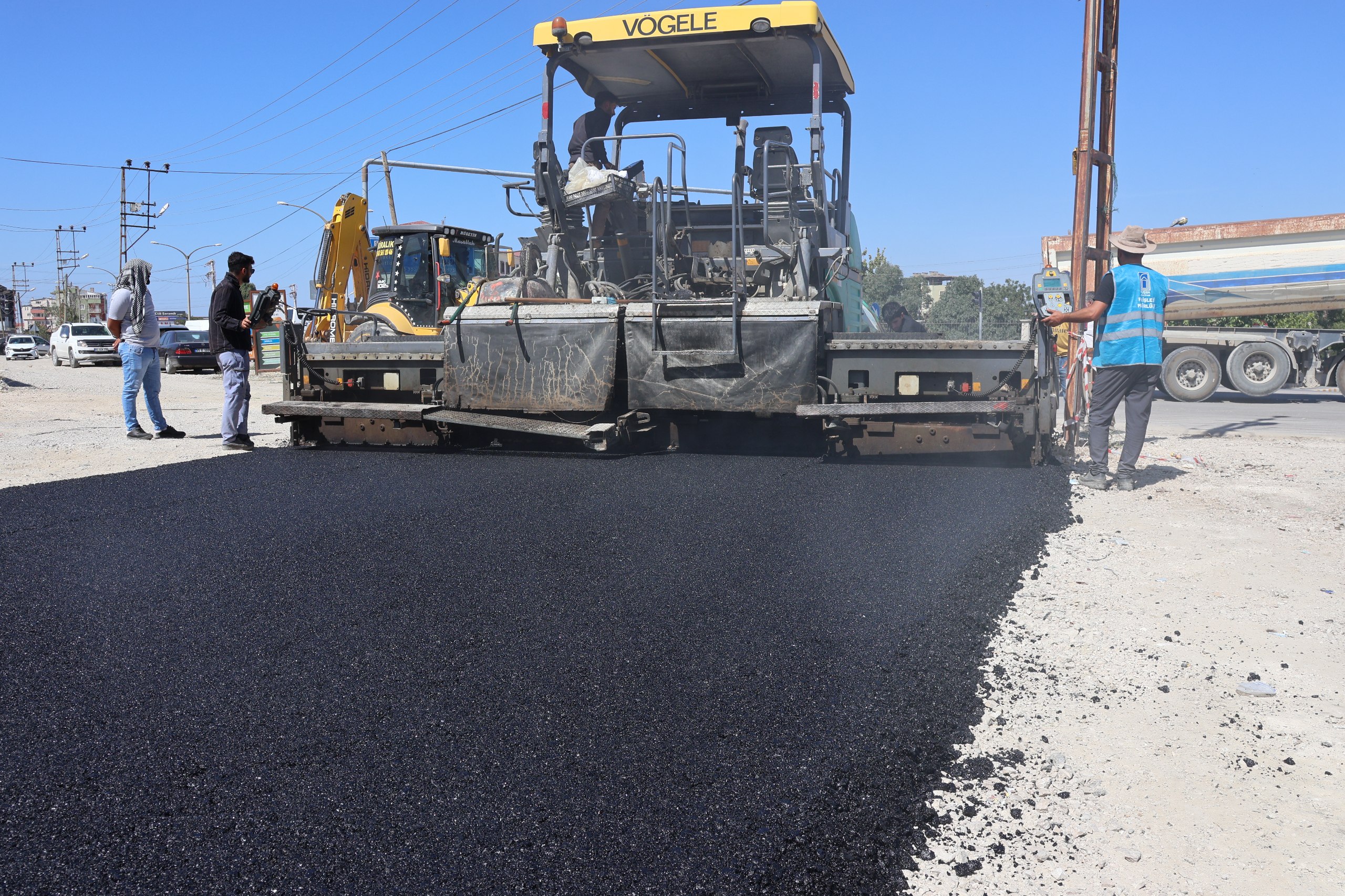 Tuşba Belediyesi Akköprü Mahallesi’nde de asfalt çalışmasına başladı 