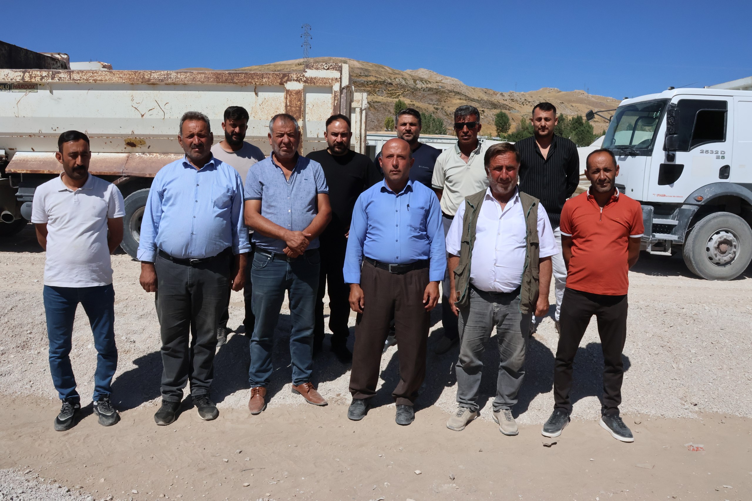 Tuşba Belediyesi’nden Samancılar Sitesi’ne stabilize yol desteği 
