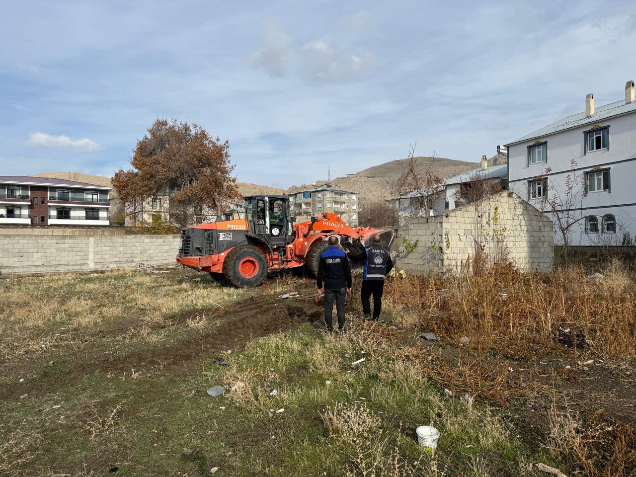 Akköprü Mahallesi'nde Ahır Yıkımı Gerçekleştirildi