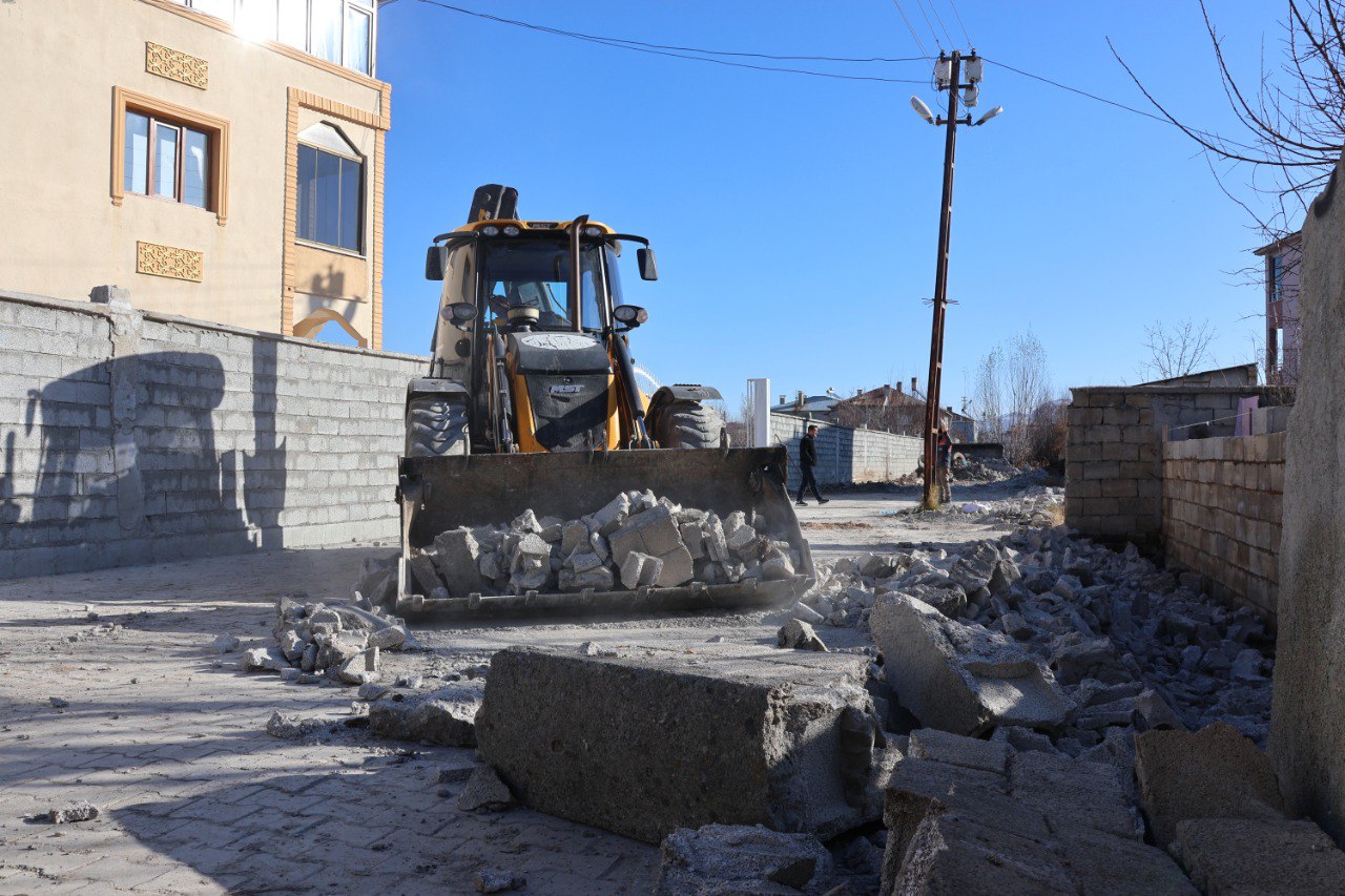 Altıntepe Mahallesi’nde Yeni Yol Eski Erzurum Yoluna Bağlanıyor 