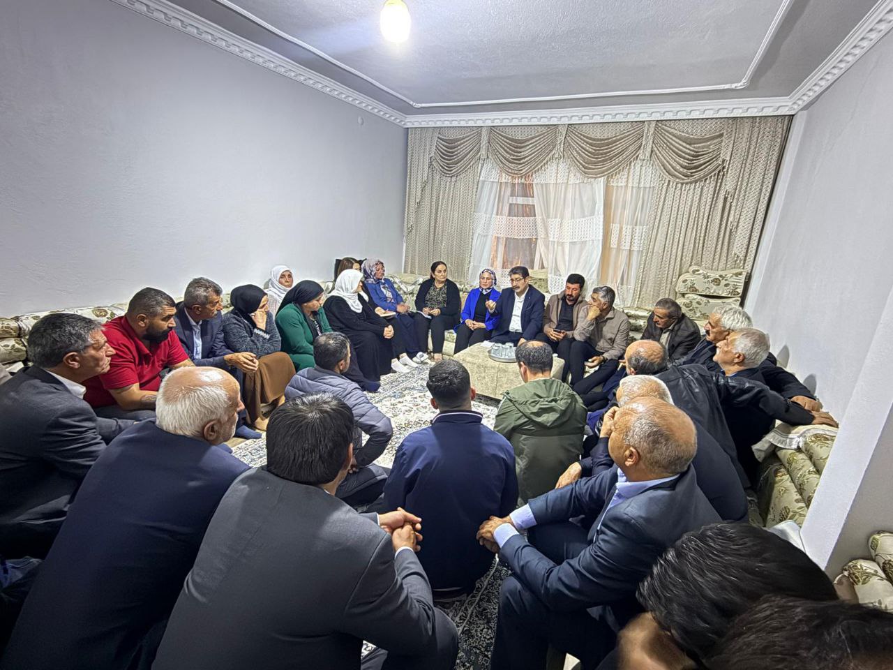 Tuşba Belediyesi Akköprü Mahallesi’nde Halkla Buluştu  