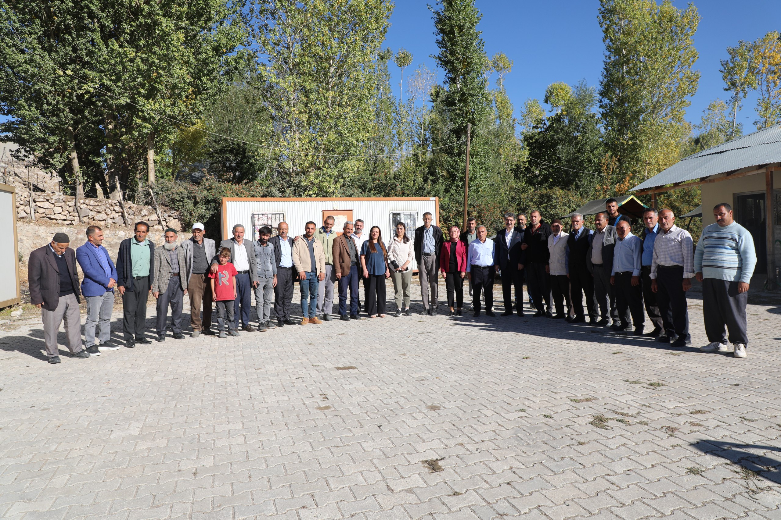 Tuşba Belediyesi, Kayyımın İptal Ettiği Asfalt Çalışmasını Ermişler Mahallesi’nde Tamamladı