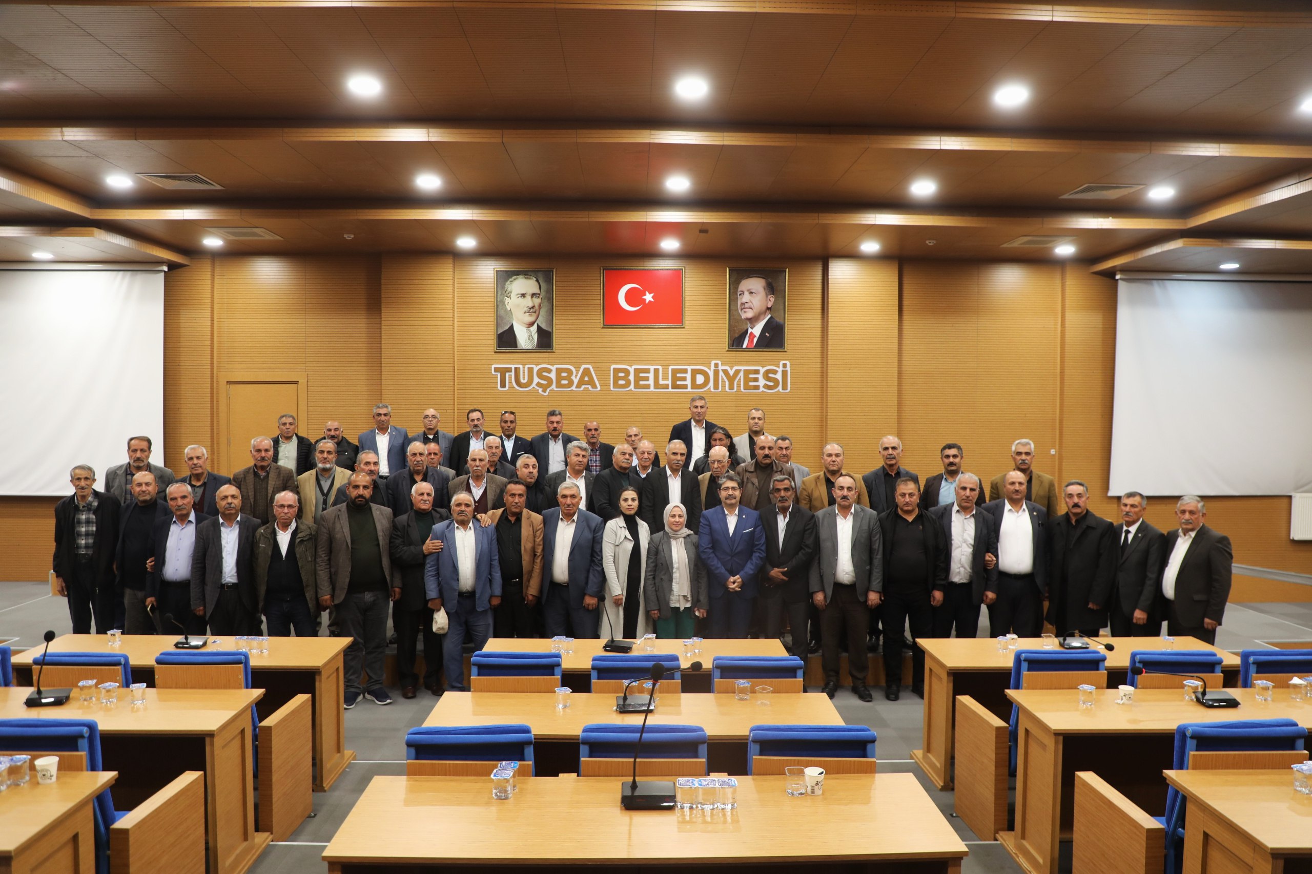 Eşbaşkanlar, Muhtarlar Günü’nde Muhtarlarla Buluştu 